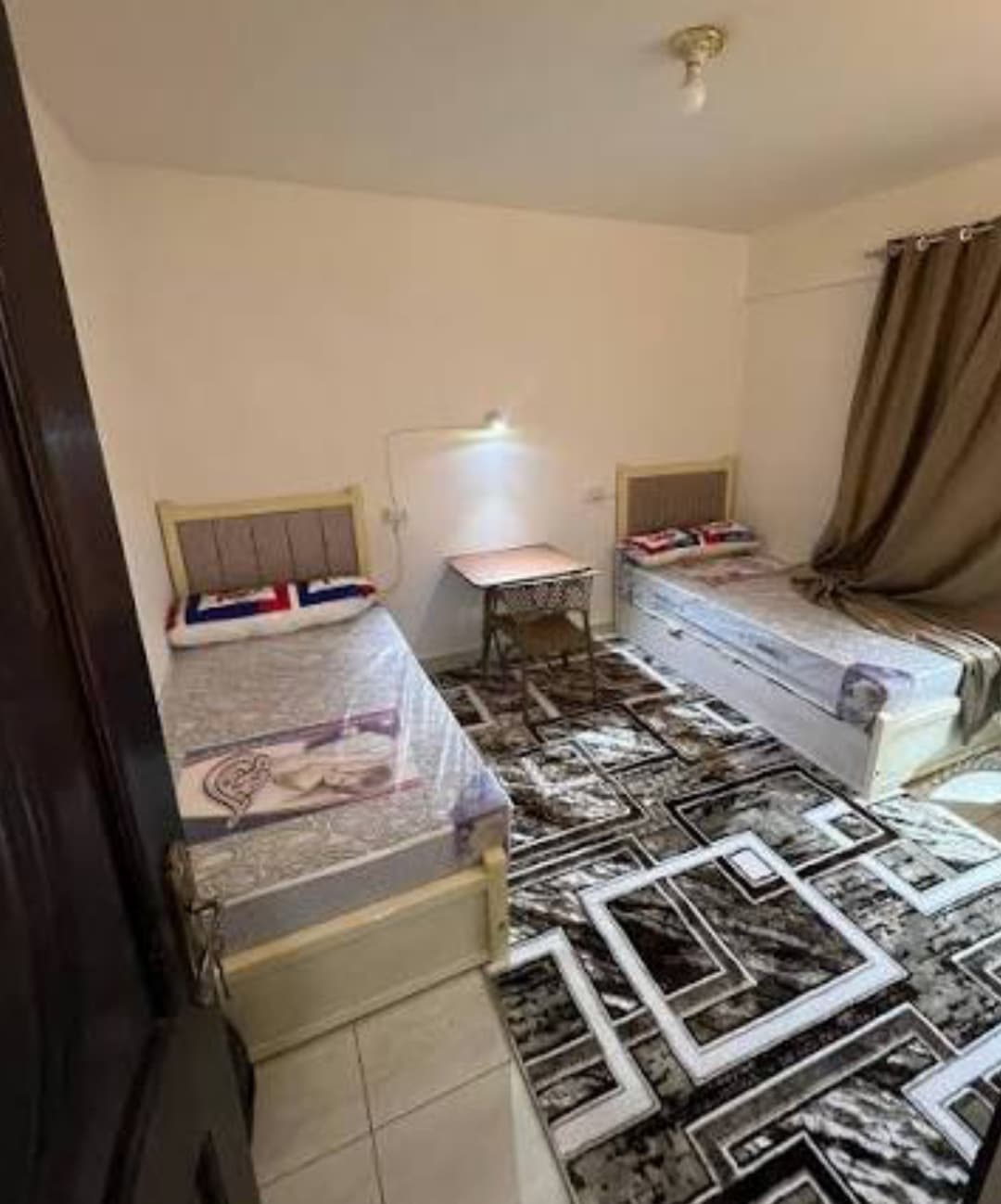 غرفة في سكن بنات موظفات بحي ظهرة البديعه 1
