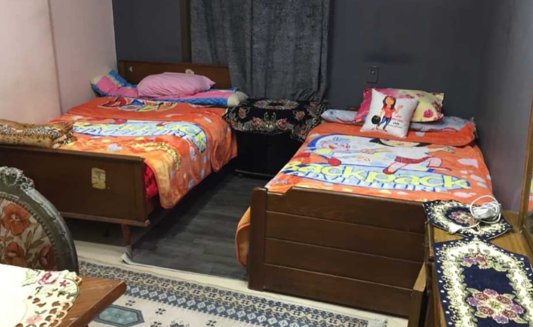 غرفة مفروشة في سكن بنات بحي إشبيلية