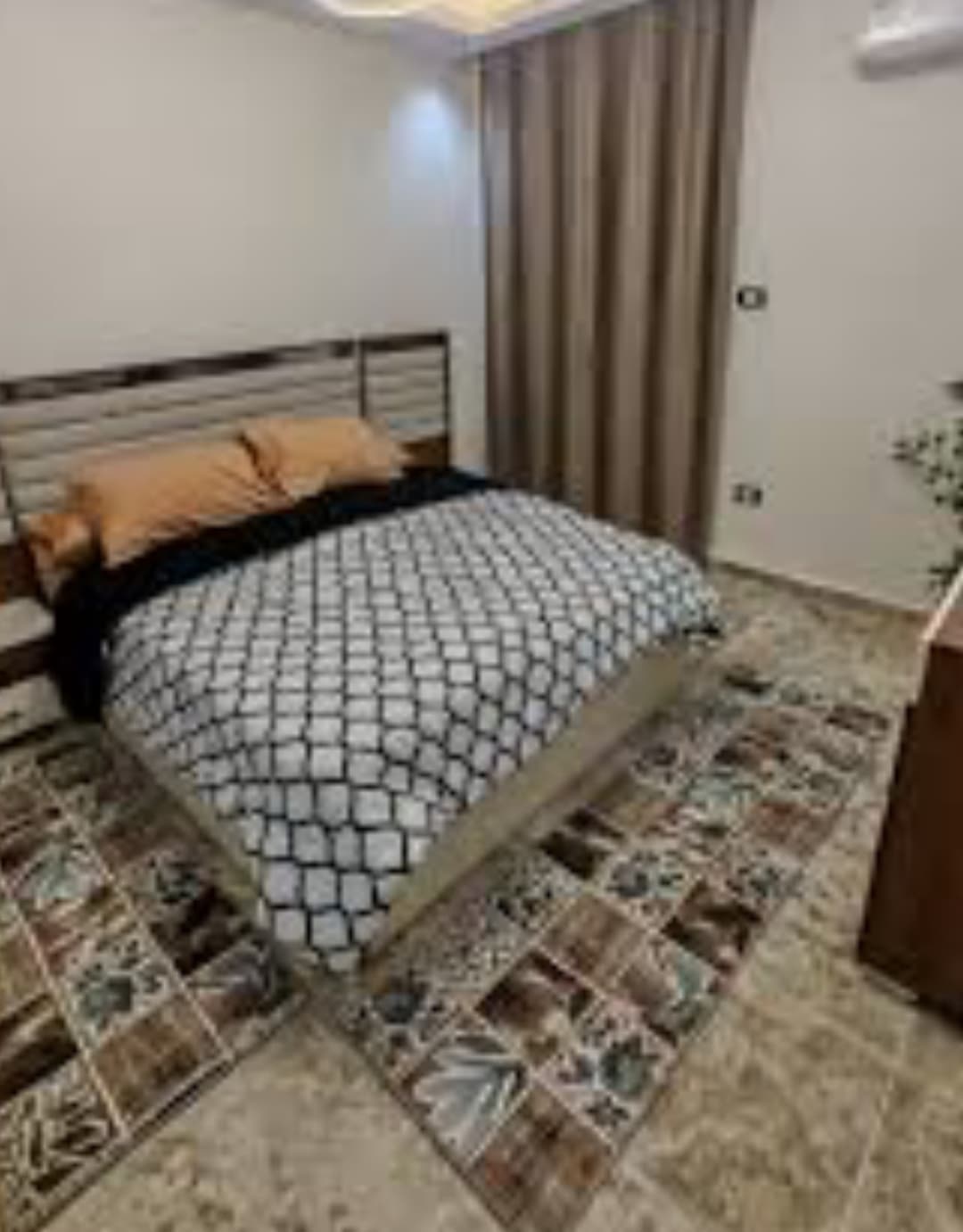 غرفة مفروشة لمهندس أو دكتور مصري 1