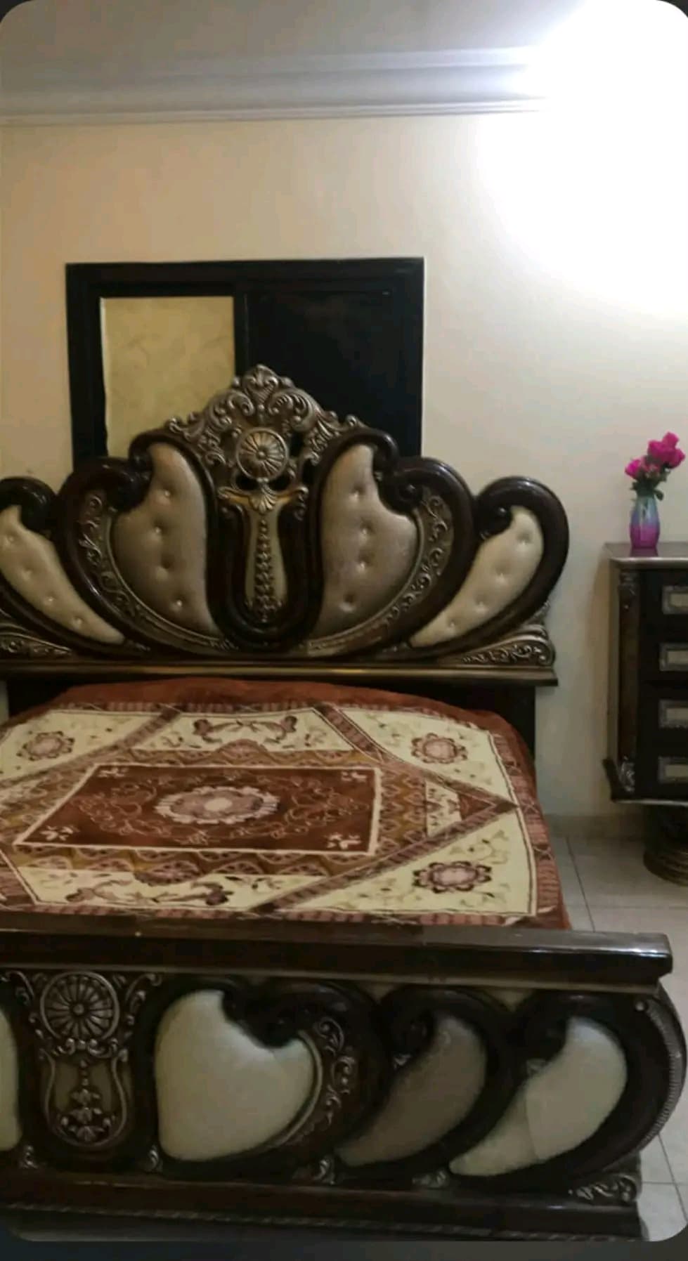 غرفه كبيره مفروشه داخل حى مشرفة