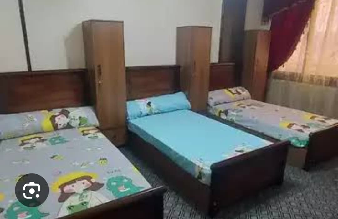 شقه فى مدينة جده طريق الملك عبدالعزيز واسعه عزاب بنات