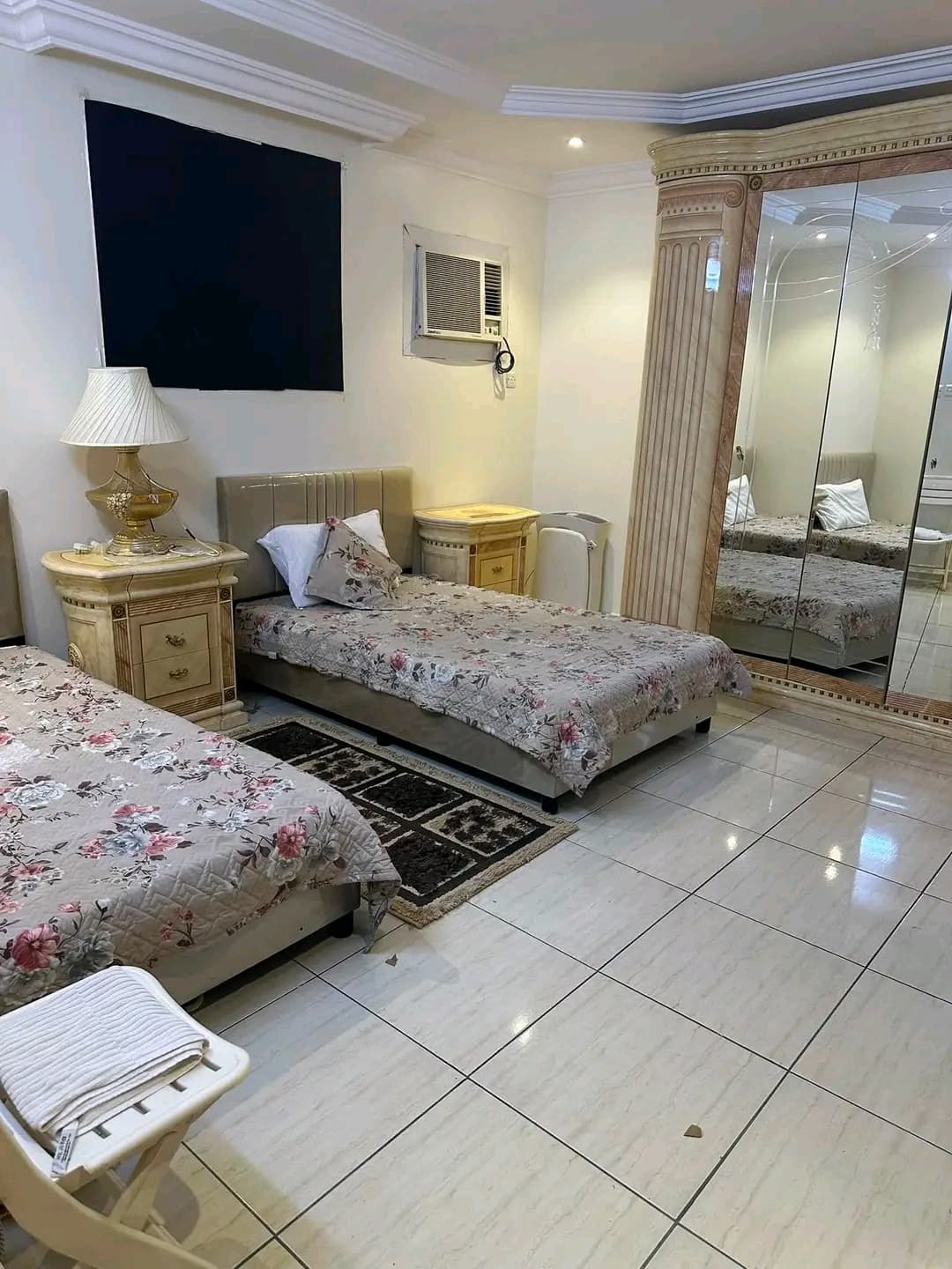 غرفة مفروشة في سكن بنات هادئ بحي اشبيليه 1
