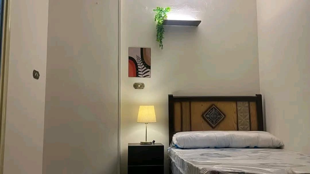 غرفة مفروشة للعزاب في العزيزية